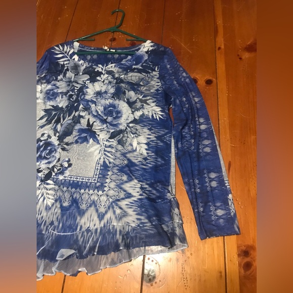 EST. 1946 top, size Large, blue, white, grey. - Picture 3 of 14